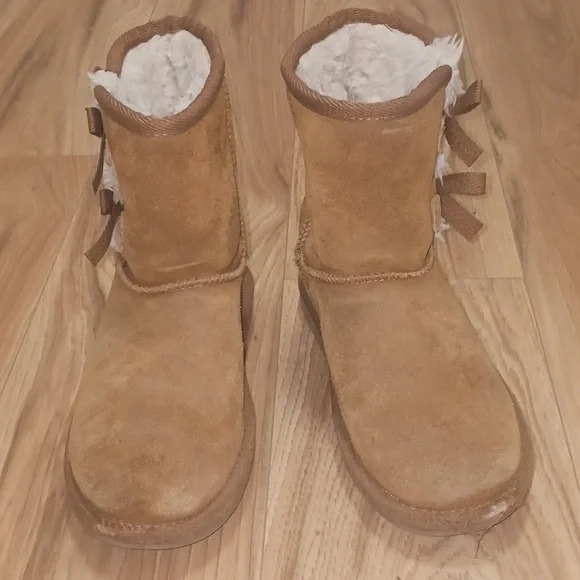 Koolaburra By UGGSTan Suede Boots - Picture 4 of 7